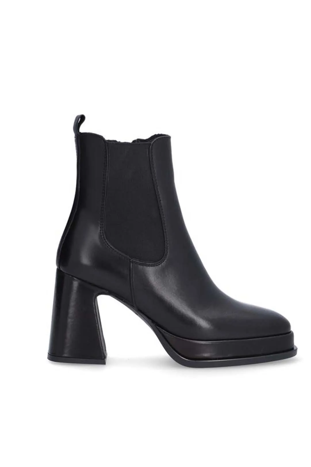 BOTA DE PIEL CON TACÓN NEGRO