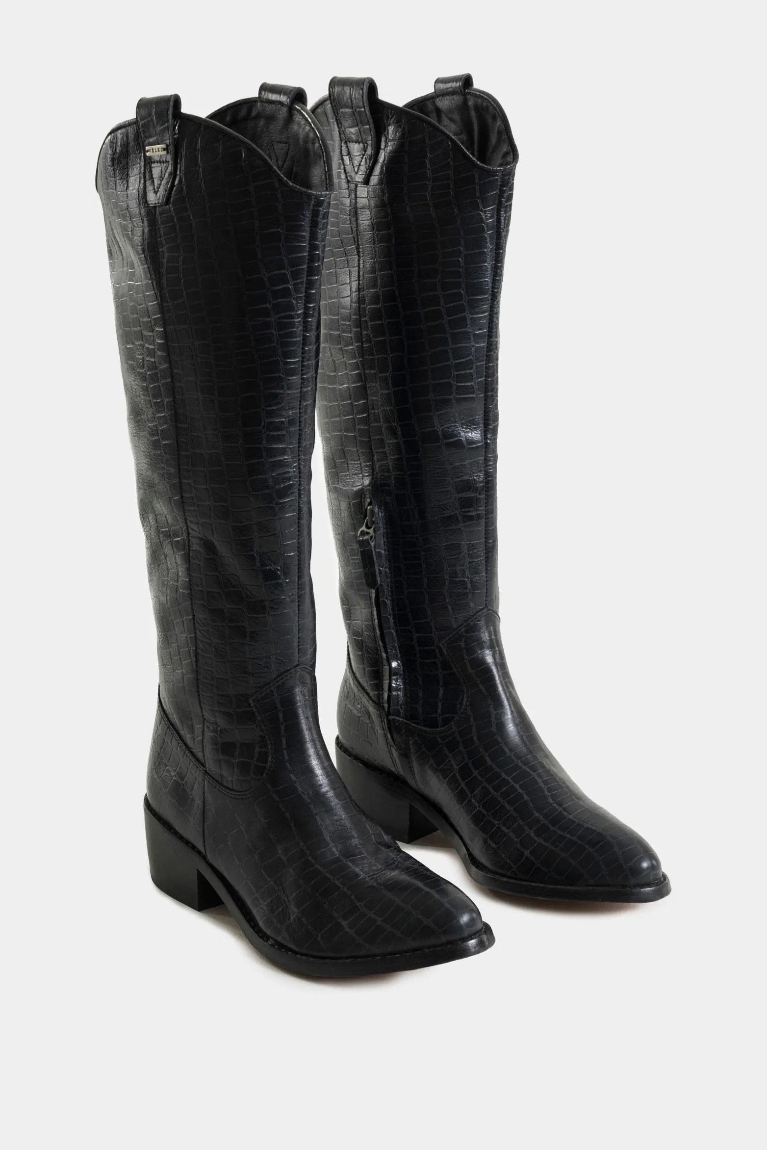 Botas amapola de cuero grabado con placa para mujer tacón rústico