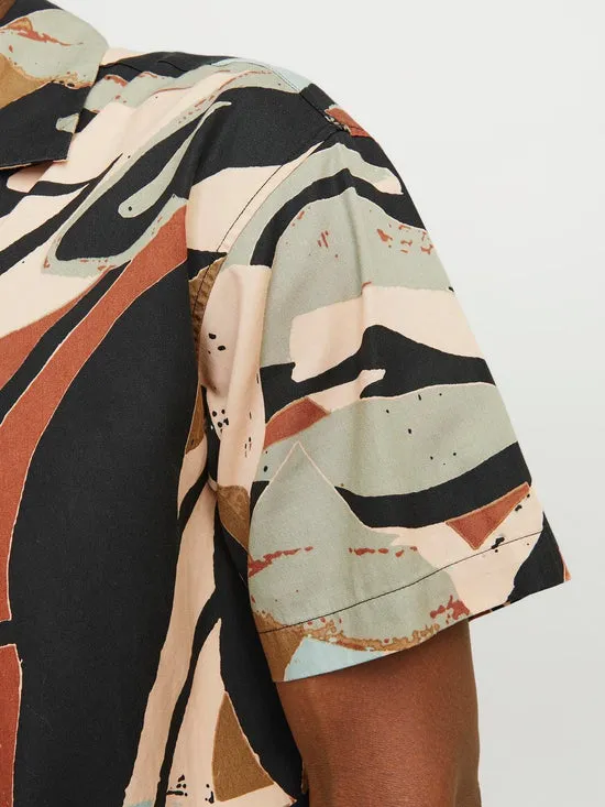 CAMISA CON ESTAMPADO NEGRO  JORSEQUOIA