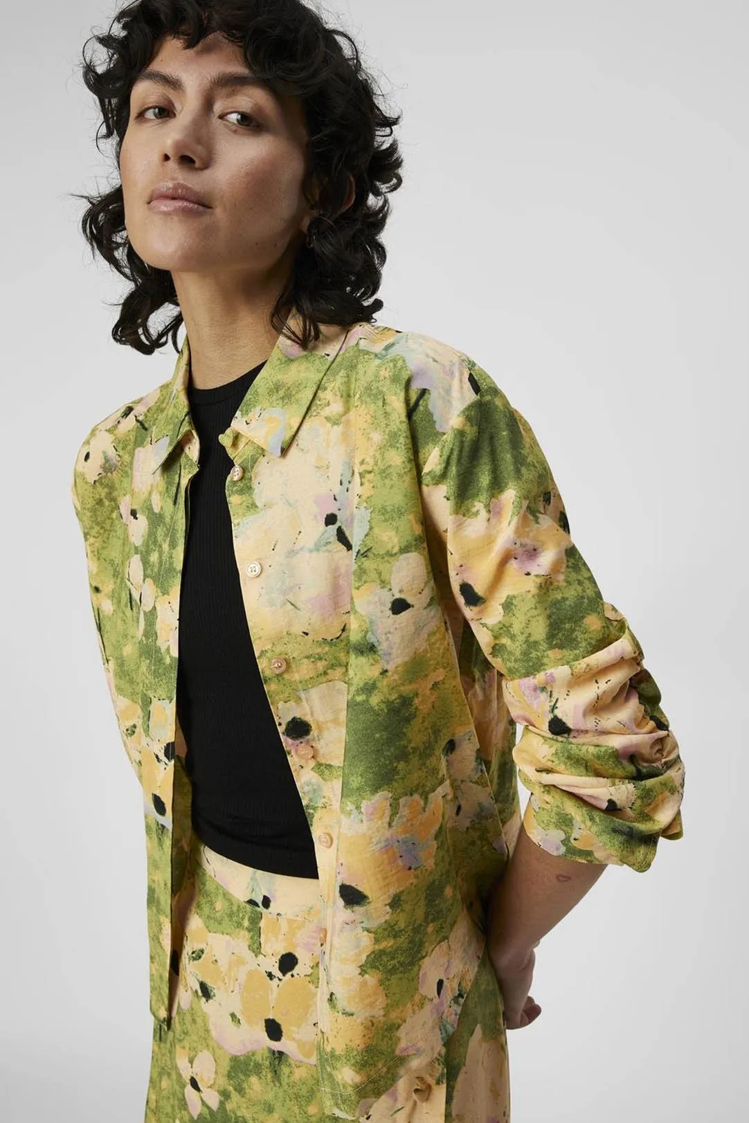 CAMISA ESTAMPADA OBJLACE AMARILLO