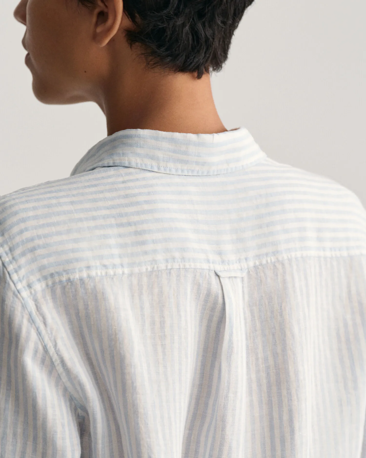 Camisa Regular Fit de lino a rayas