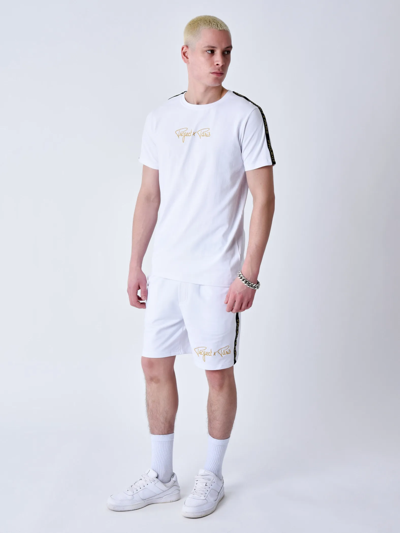 Camiseta clásica Rayas bordadas en los hombros
