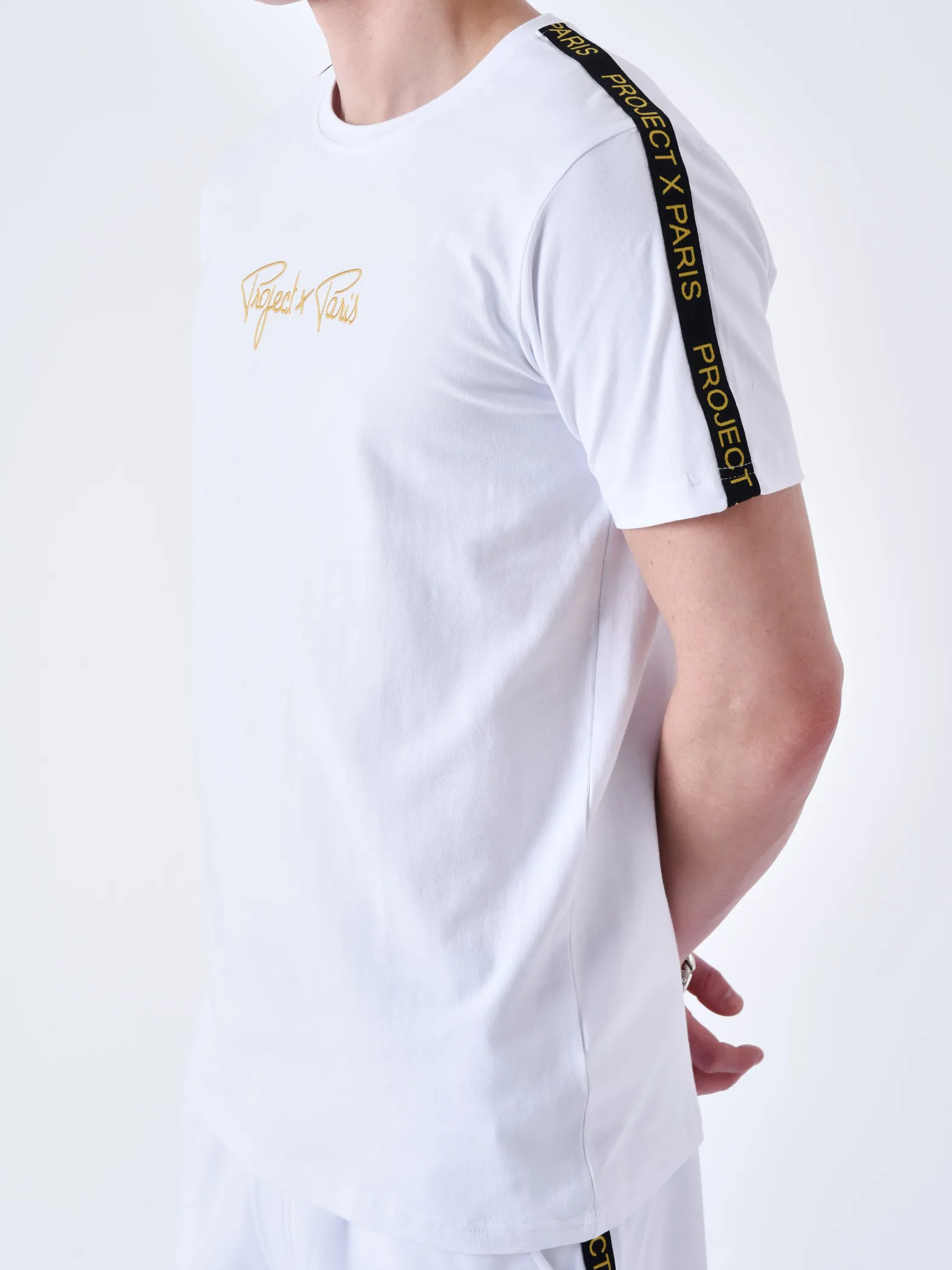 Camiseta clásica Rayas bordadas en los hombros