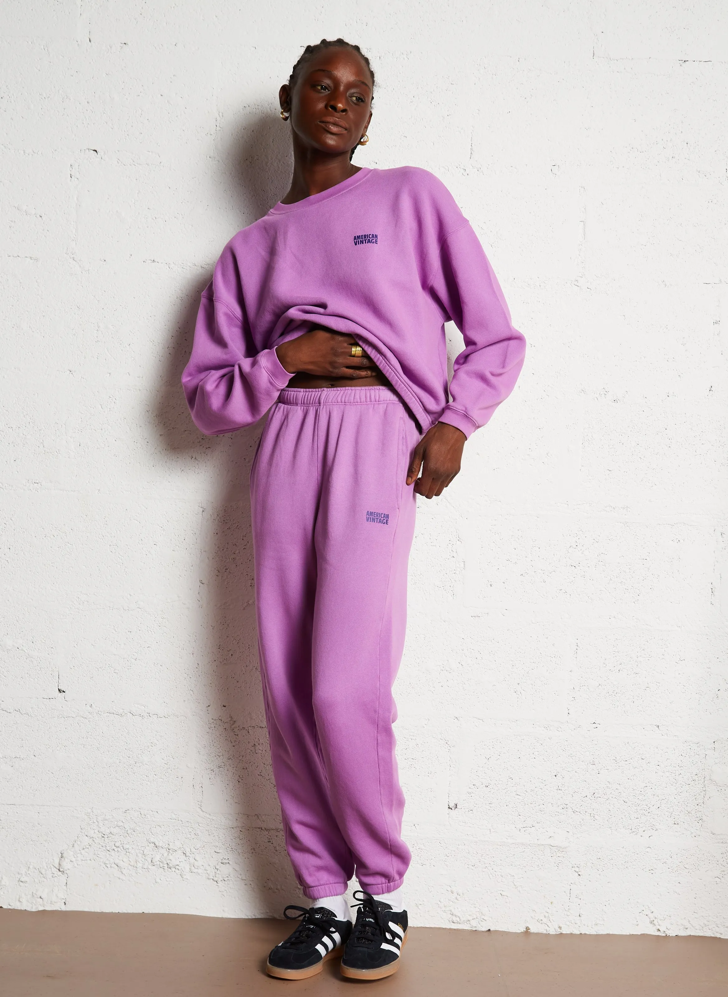 IZUBIRD  SUDADERA CORTA DE MEZCLA DE ALGODóN CON CUELLO REDONDO EN VIOLETA