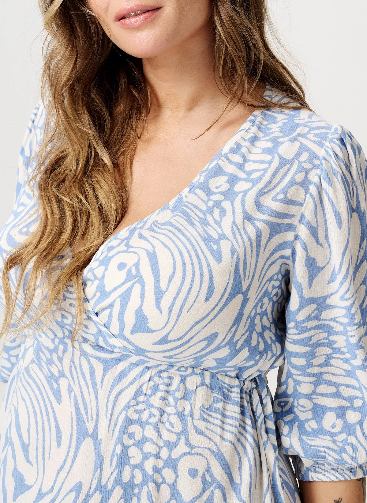 NOPPIES KEARA  VESTIDO CORTO ESTAMPADO EN AZUL