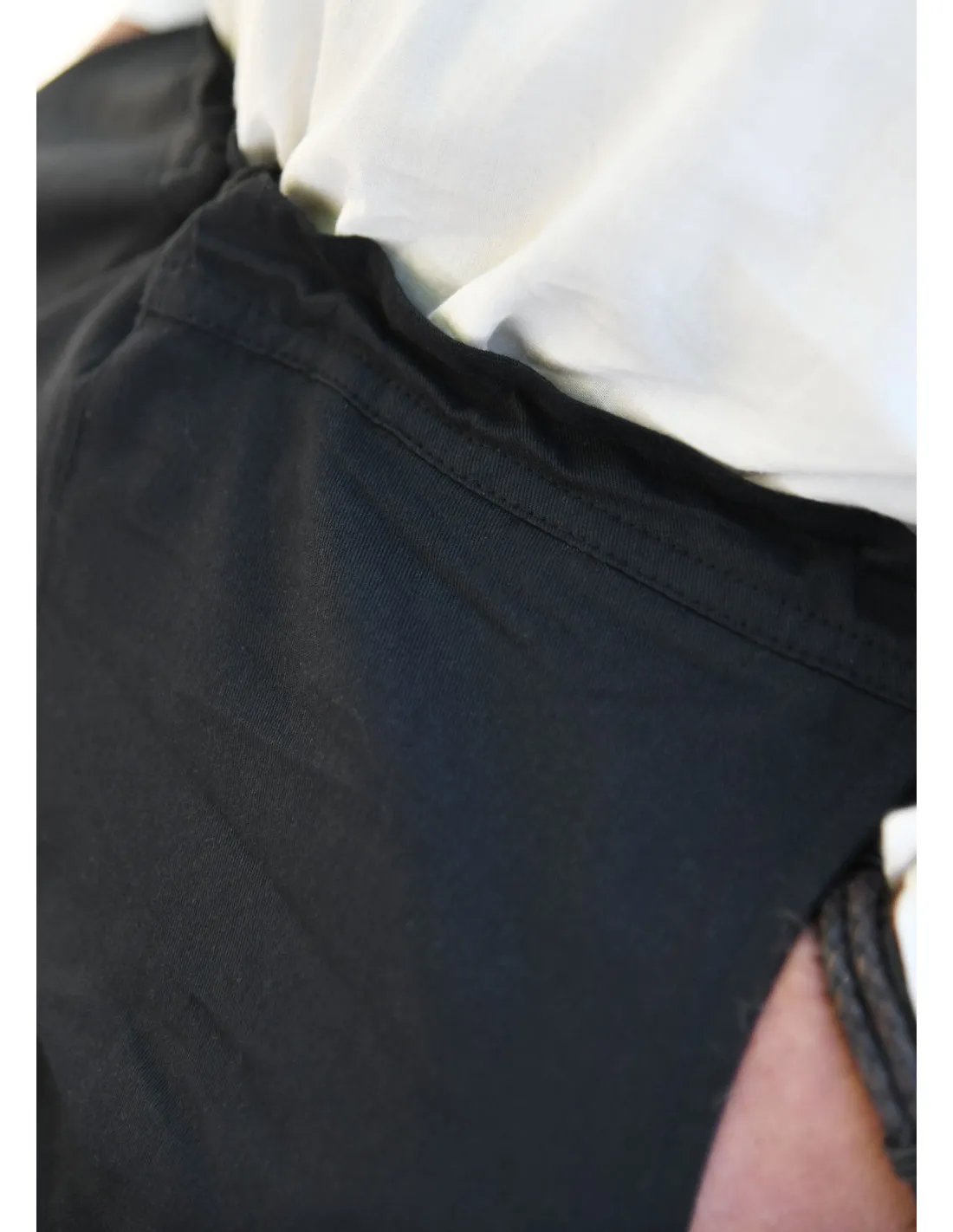Pantalones pirata con cordones modelo Jonte, color negro