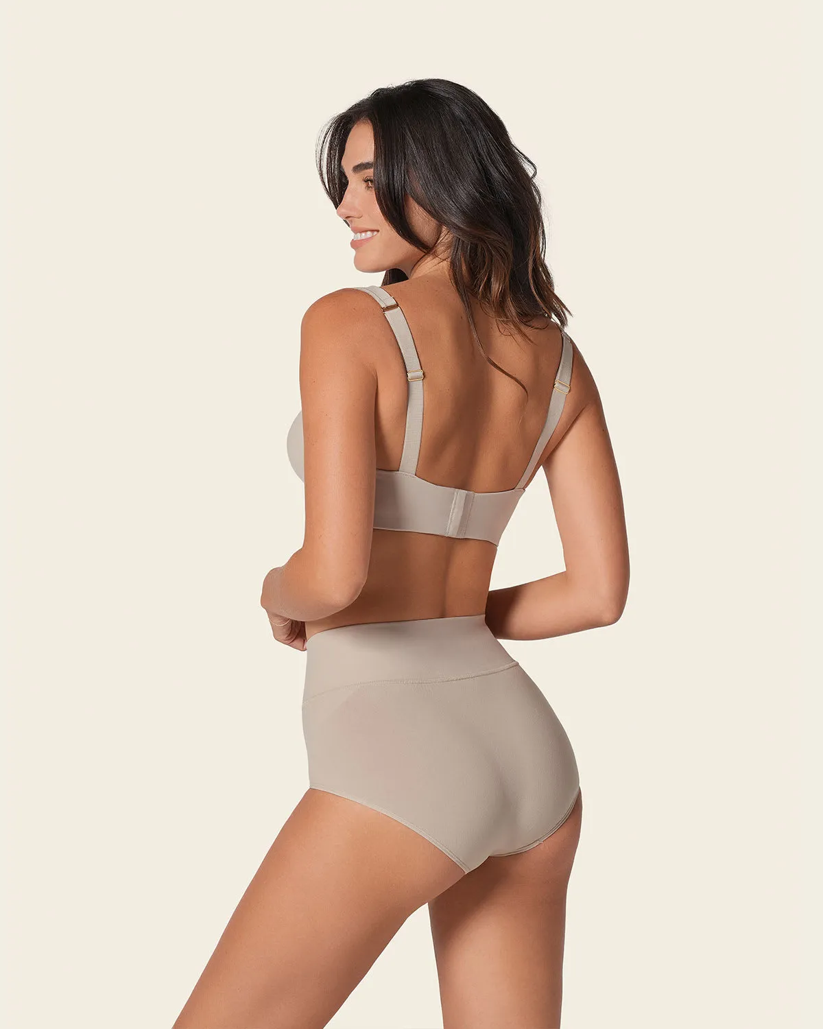 Panty faja de compresión moderada tiro alto en SkinFuse
