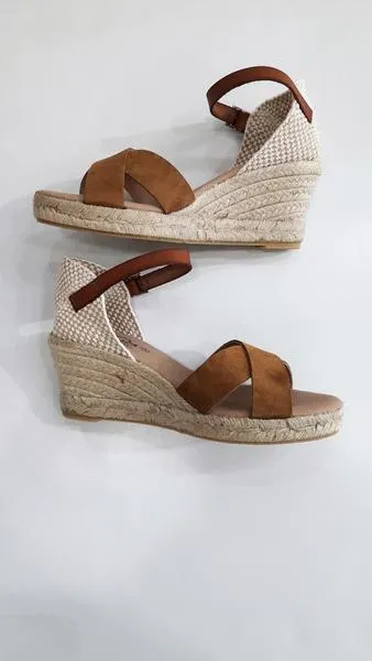 sandalia bnk  cuña tiras camel