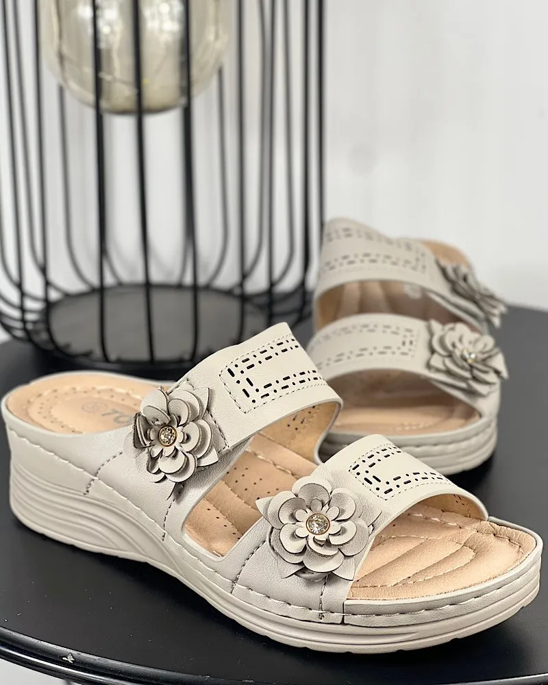 SANDALIA DE MUJER CON VELCROS