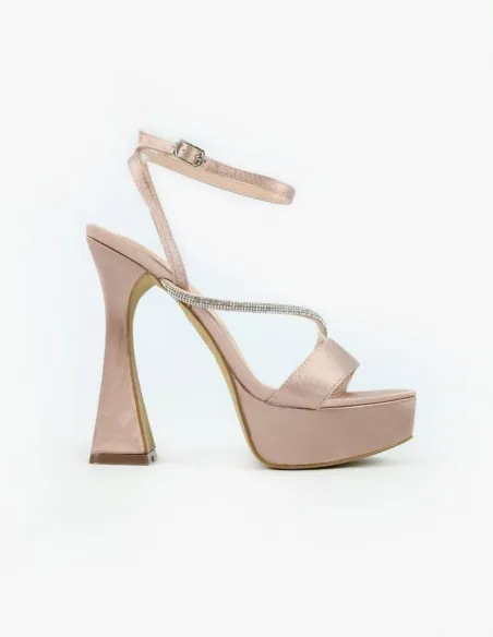 Sandalia raso champagne con cristales