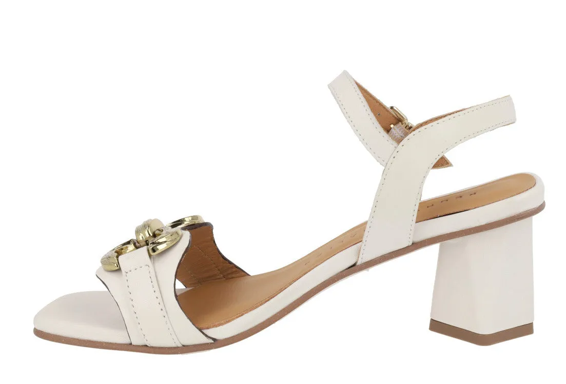 Sandalias de piel Cobán con tacones de 7 cms