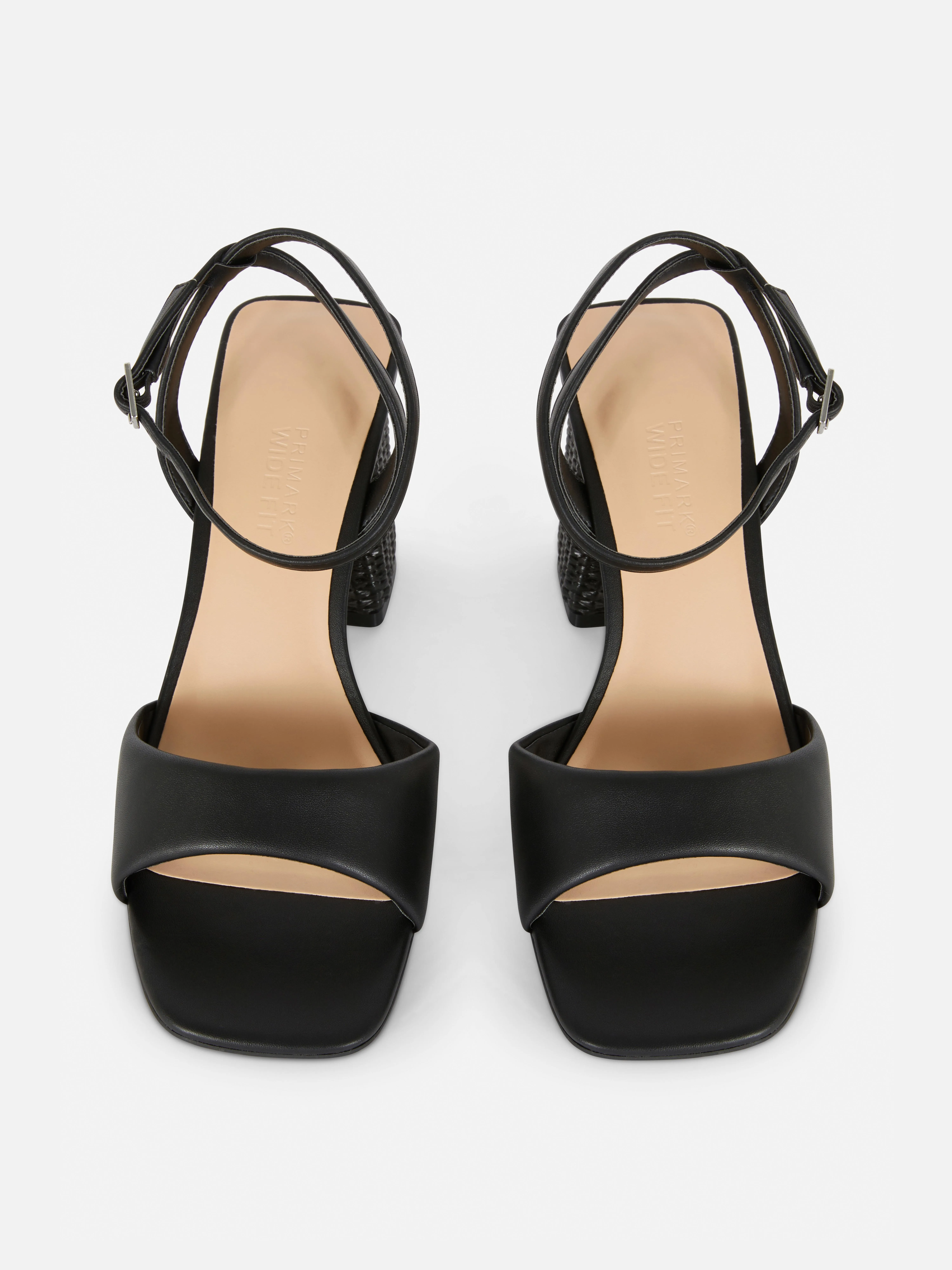 Sandalias de tacón de rafia de horma ancha