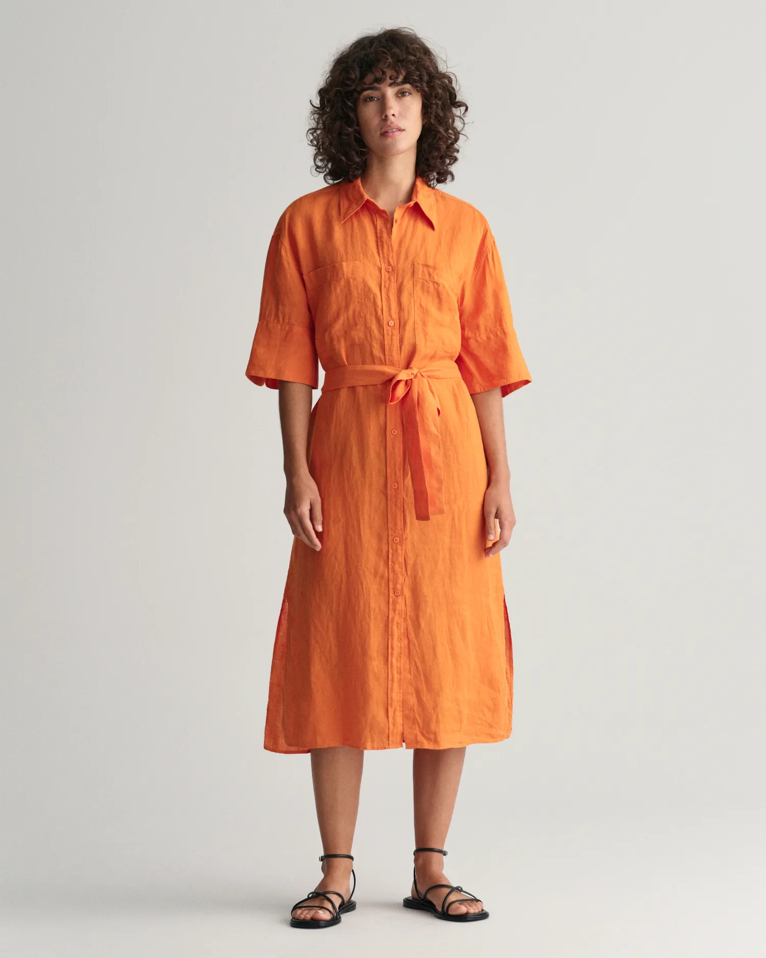 Vestido camisero de manga corta de lino