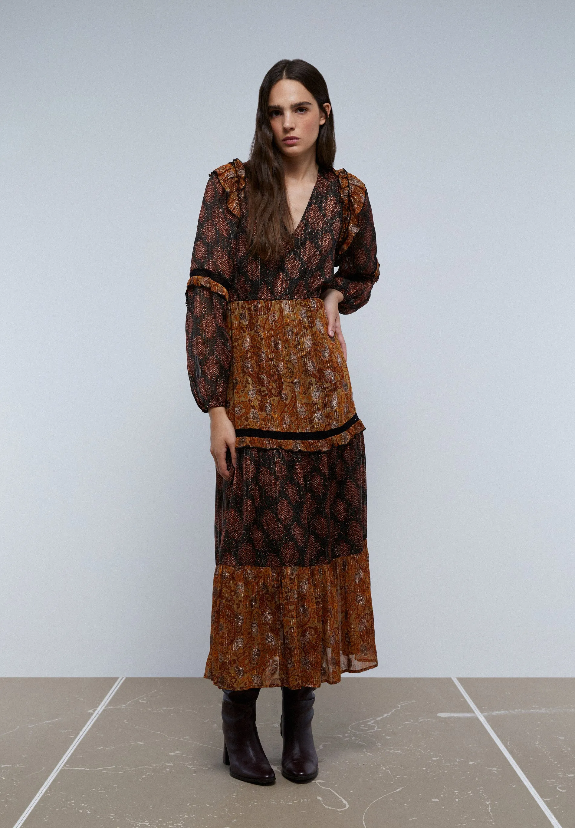 VESTIDO MIDI PAISLEY LUREX