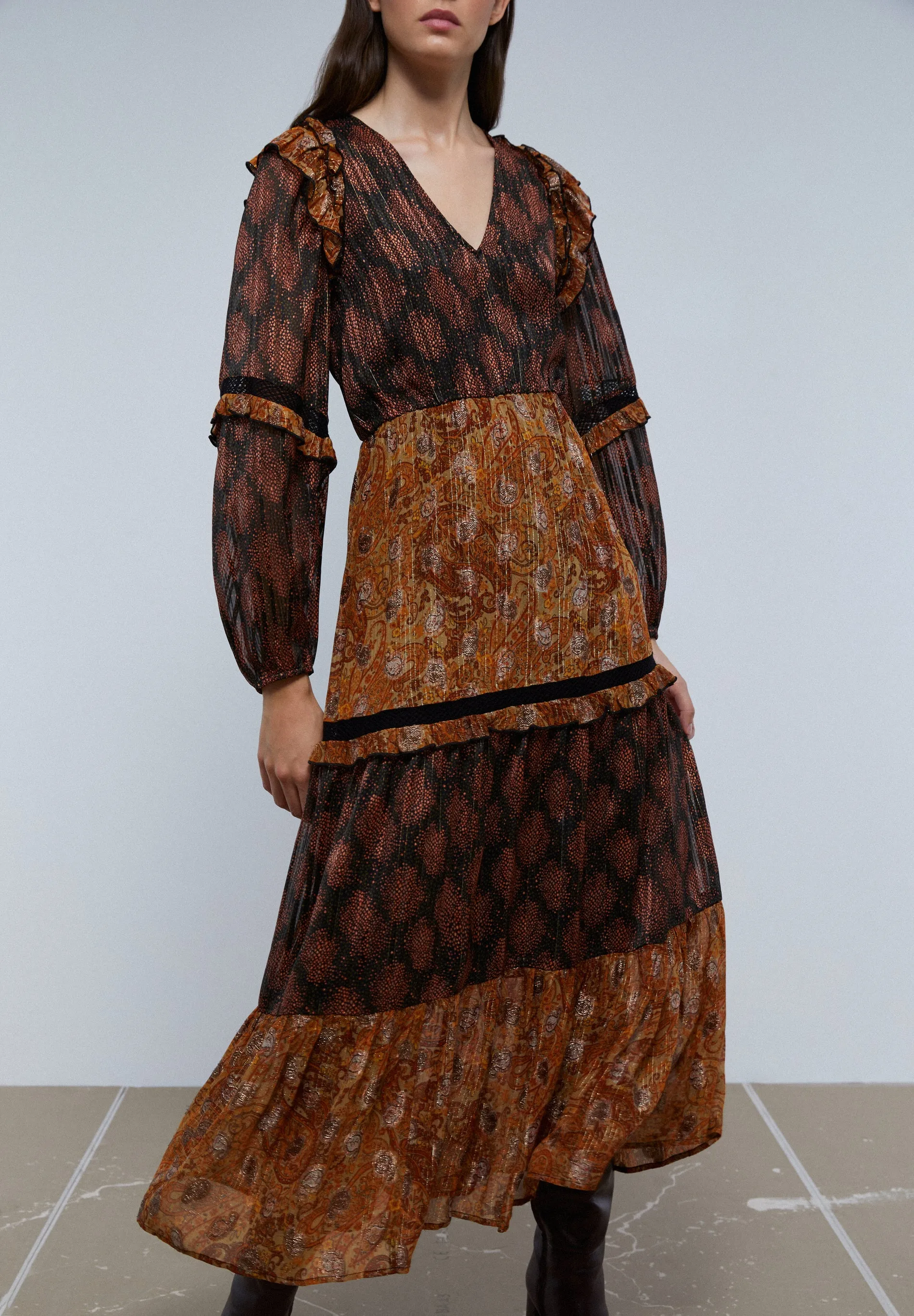 VESTIDO MIDI PAISLEY LUREX