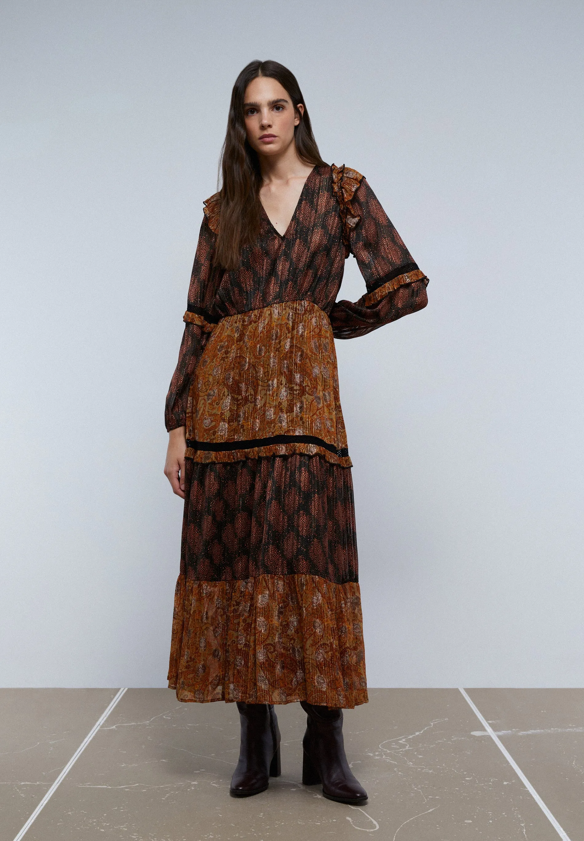 VESTIDO MIDI PAISLEY LUREX