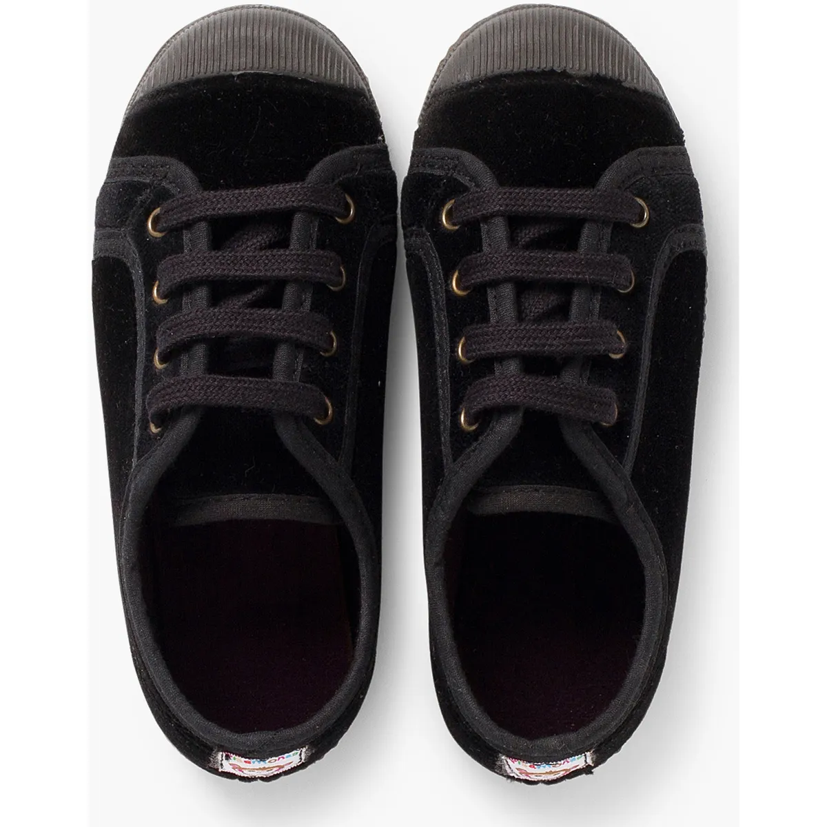 Zapatilla terciopelo con cordones