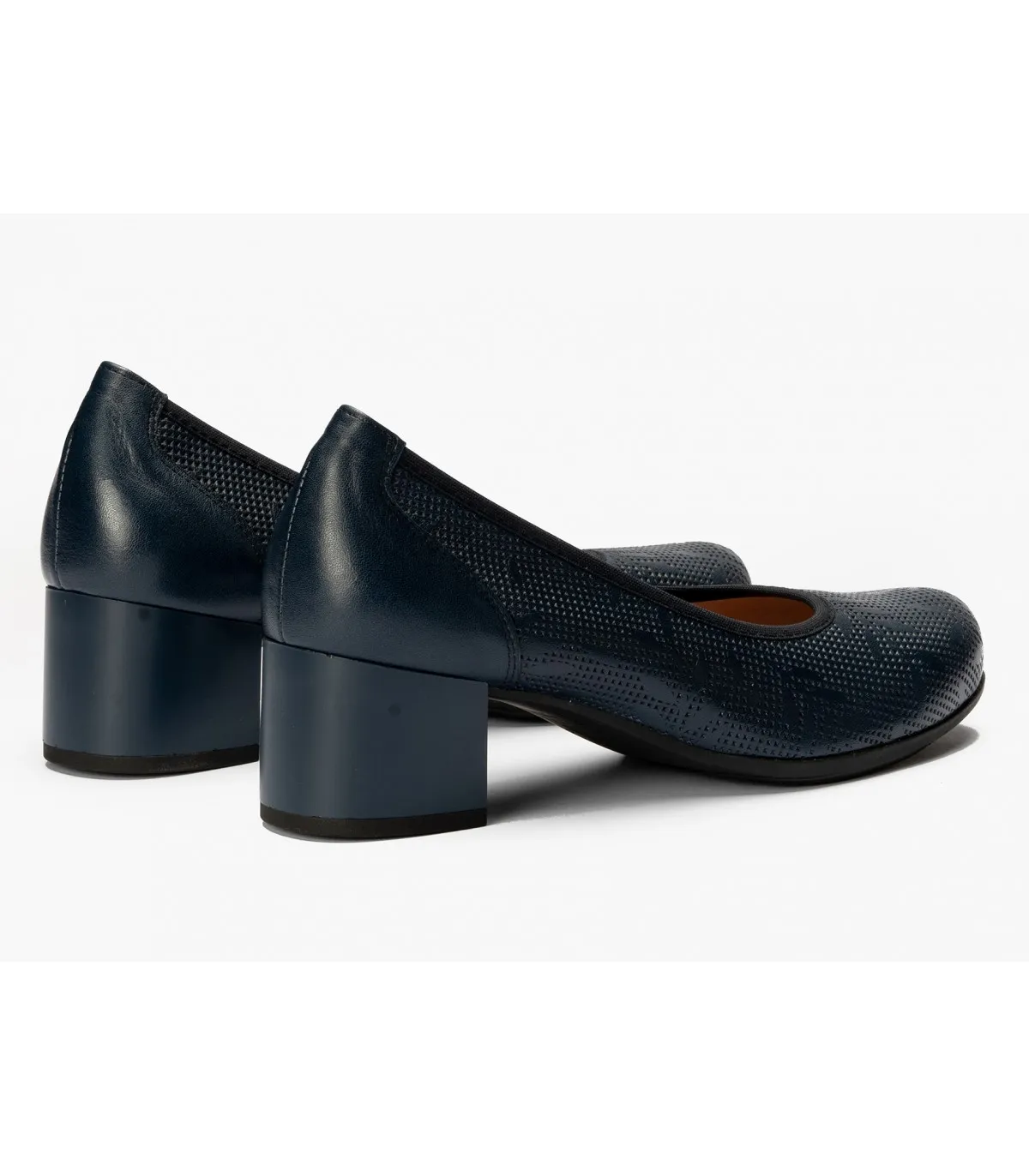 Zapato con tacón tipo salón azul marino